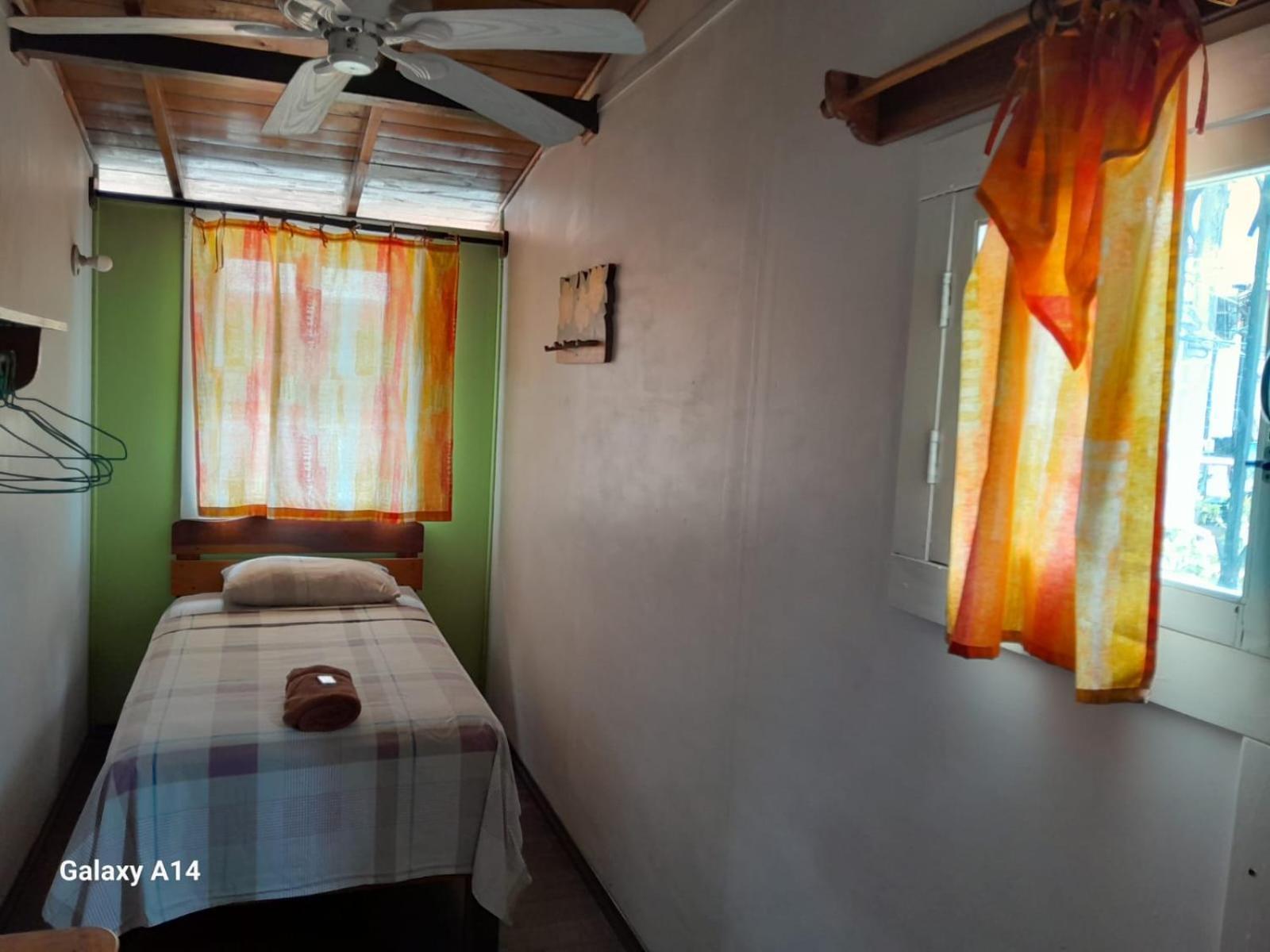 Hostal Hansi Бокас дел Торо Екстериор снимка