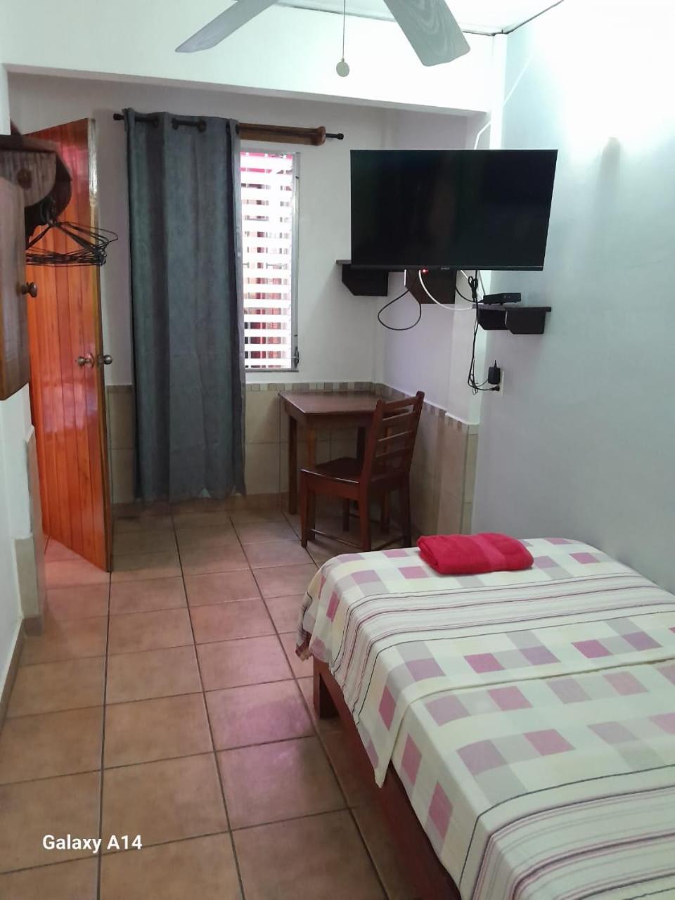 Hostal Hansi Бокас дел Торо Екстериор снимка