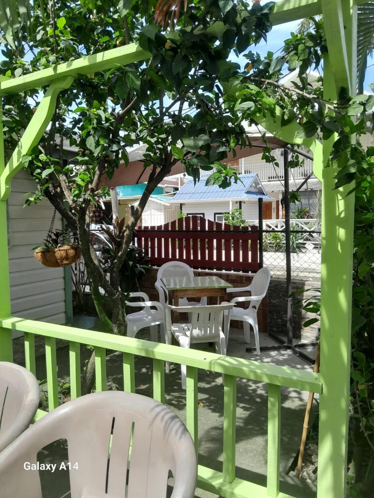 Hostal Hansi Бокас дел Торо Екстериор снимка