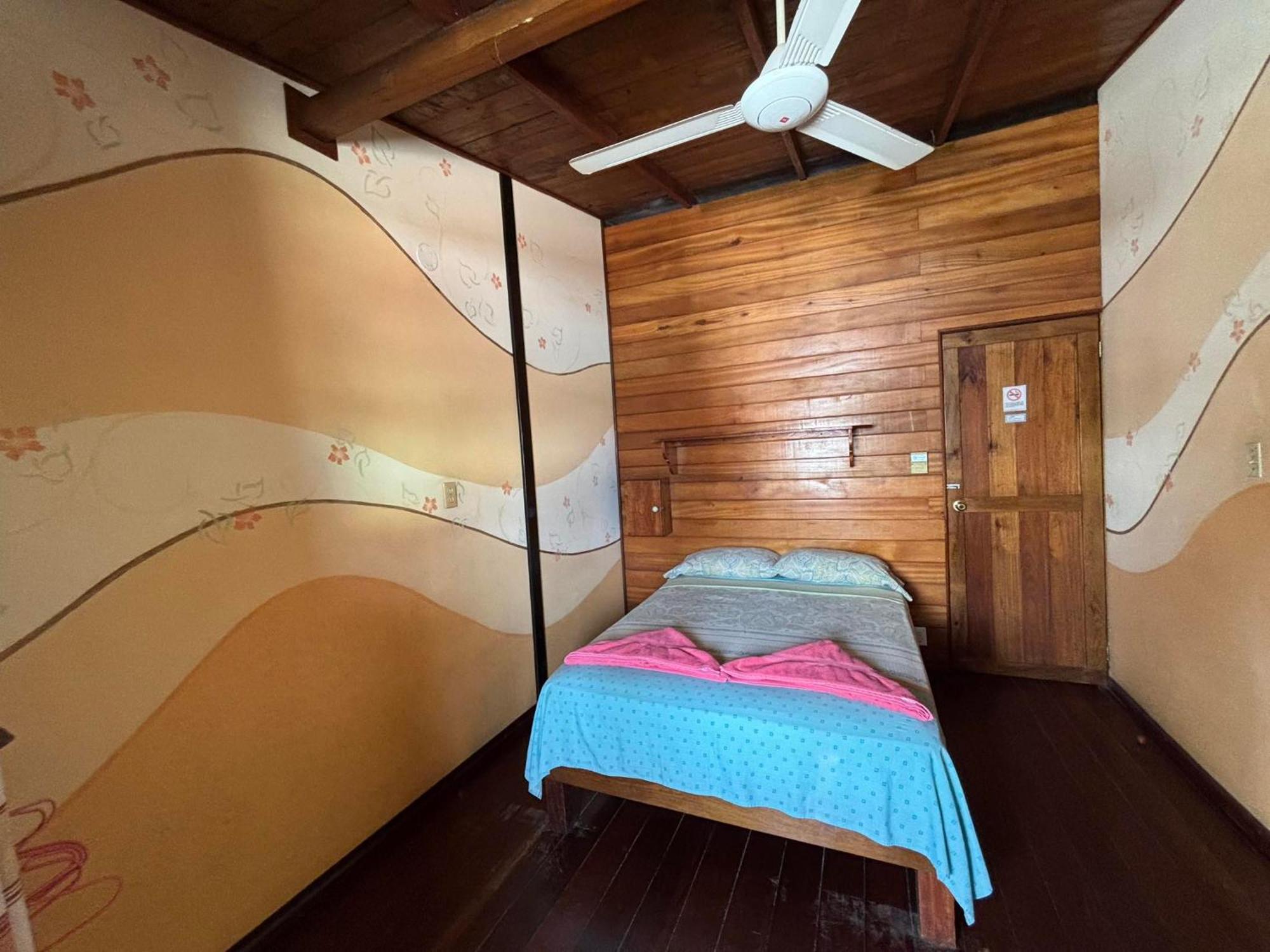 Hostal Hansi Бокас дел Торо Екстериор снимка