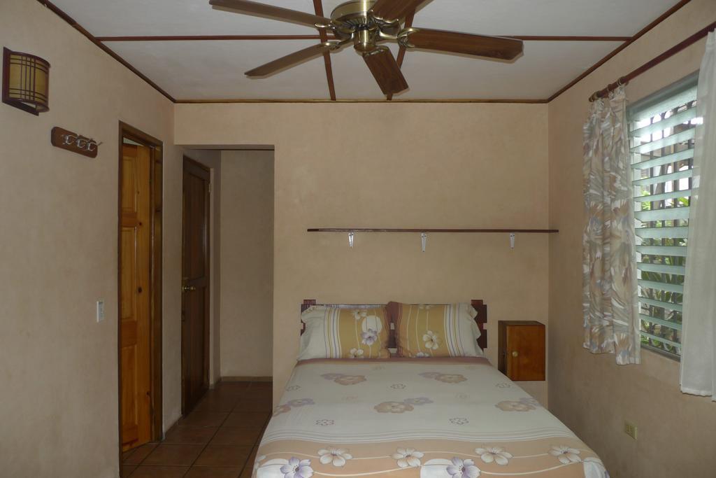 Hostal Hansi Бокас дел Торо Екстериор снимка